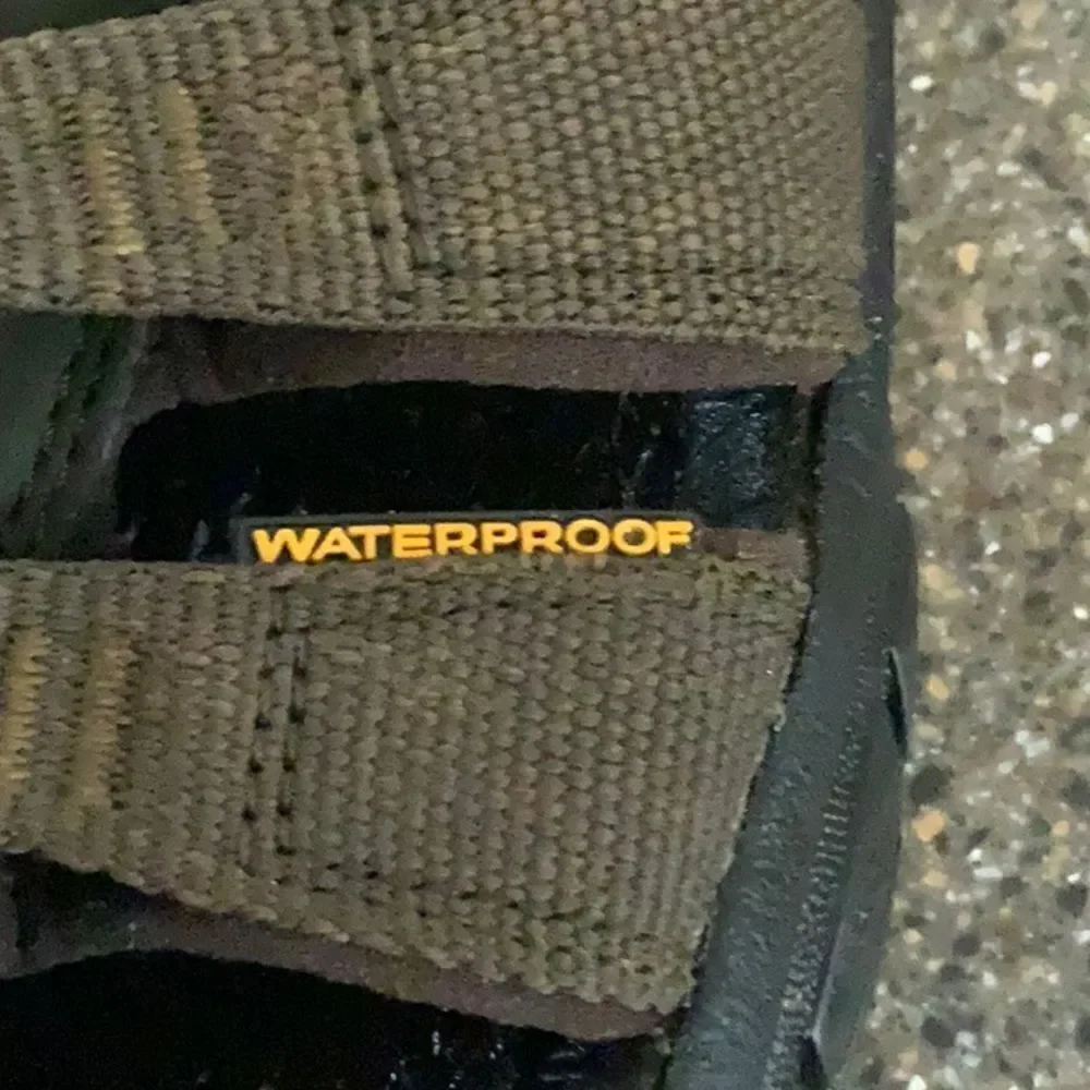 Dark Green Keens 👟